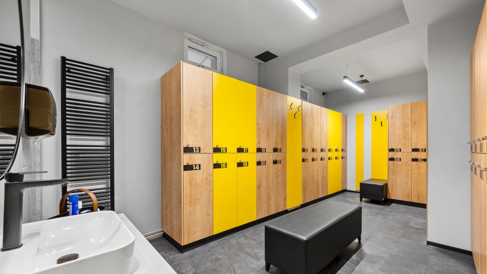 šatna, umyvadlo, věšák na ručníky