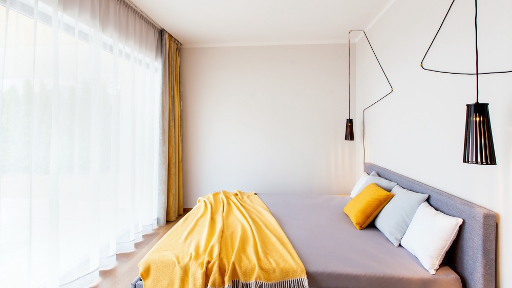 postel, ložnice, žlutá